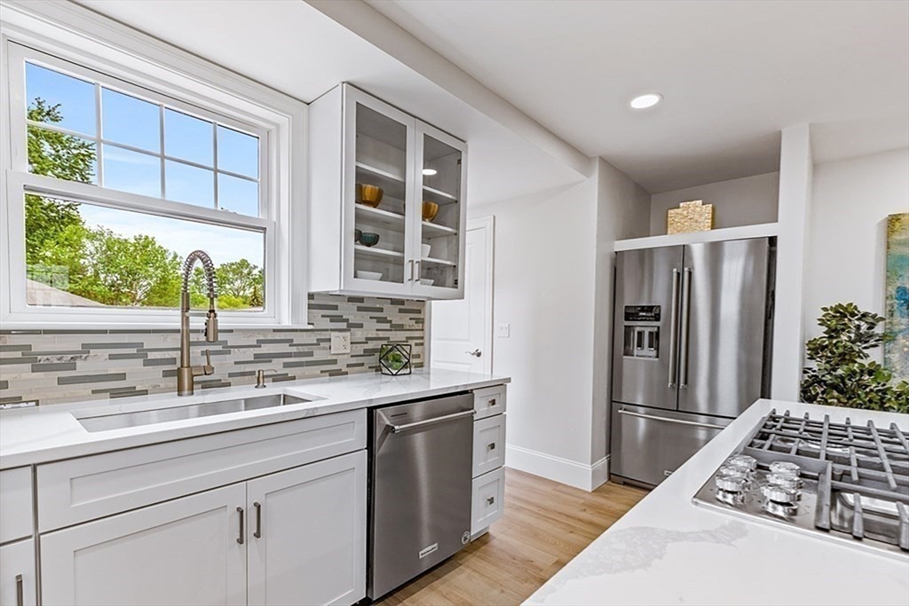 83 Hawthorn St, Nonantum