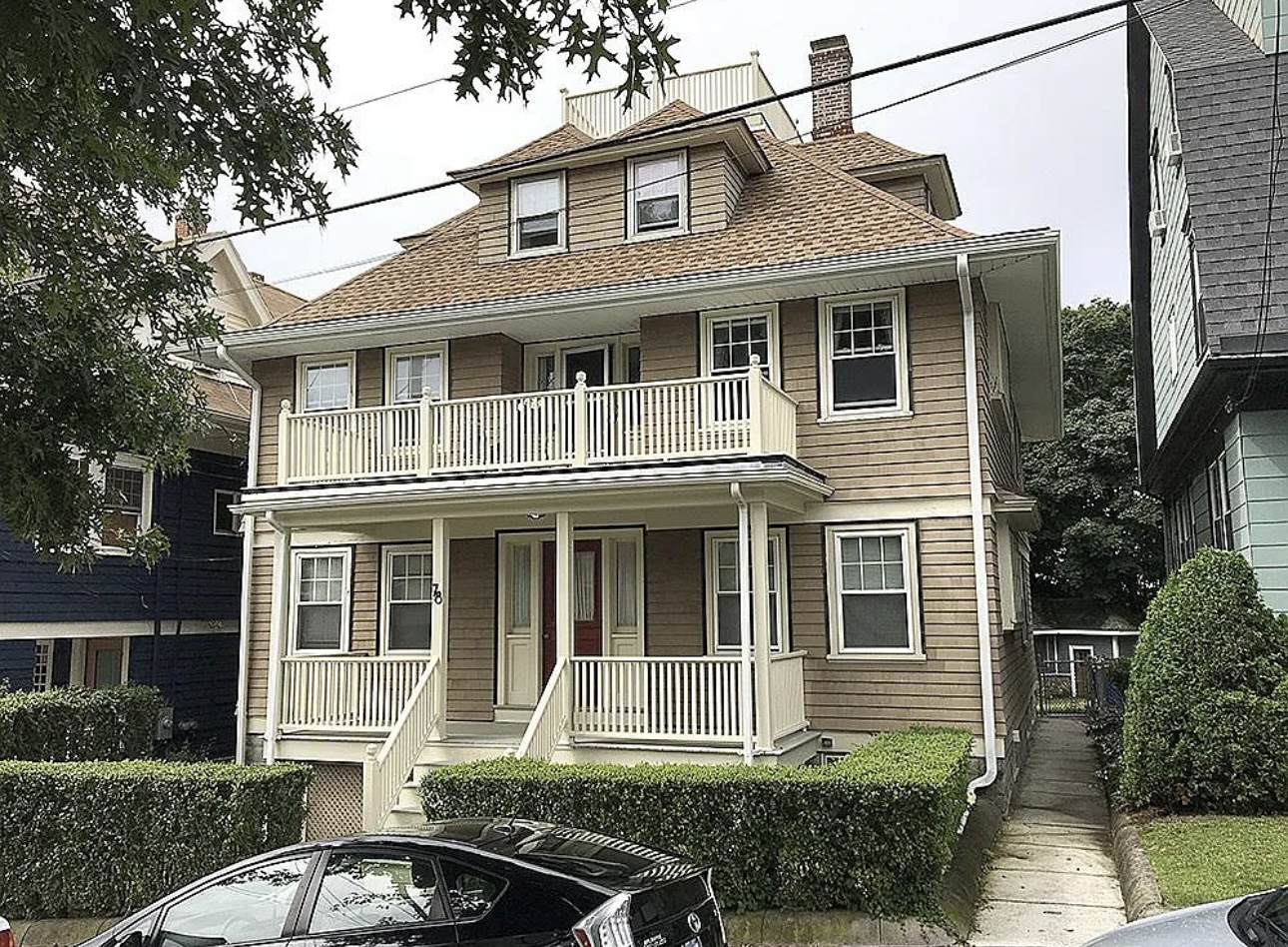 78 Temple Ave, Winthrop