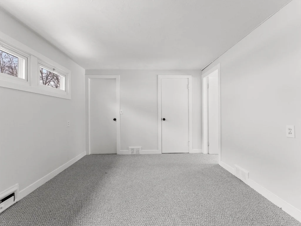 28 Crestview Dr, Westborough