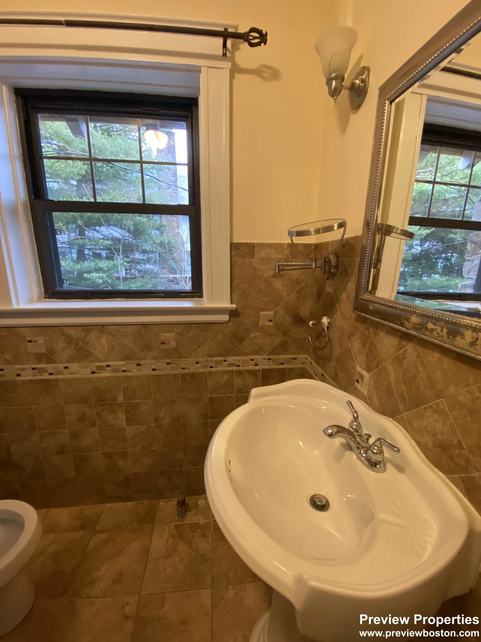 57 Cummings Rd, Brighton