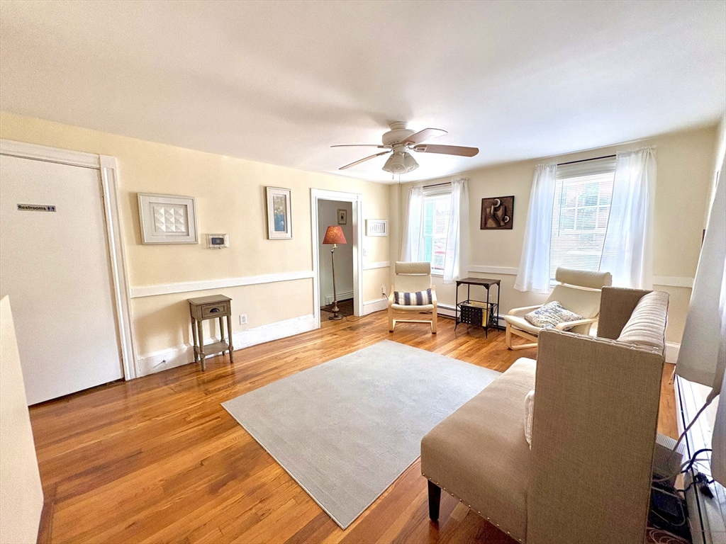 285 Roxbury St, Roxbury