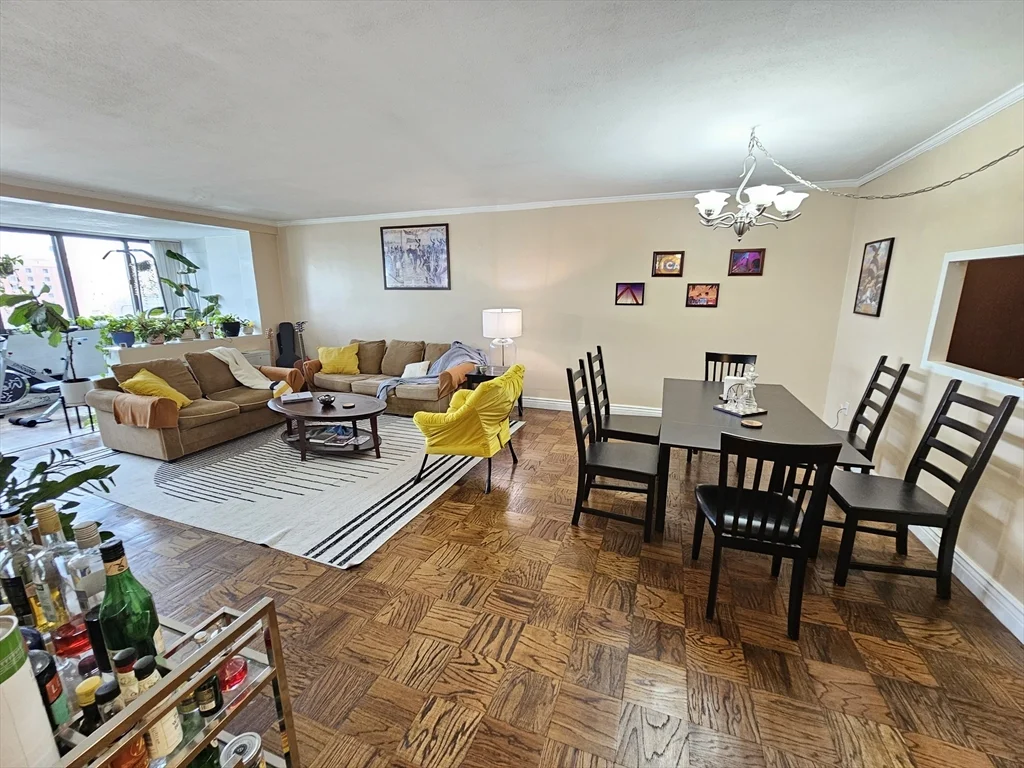 8 Whittier Pl, West End