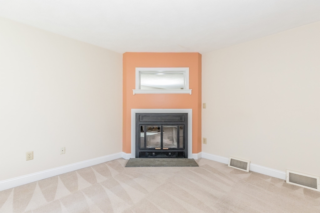 55 Prescott Dr, Chelmsford