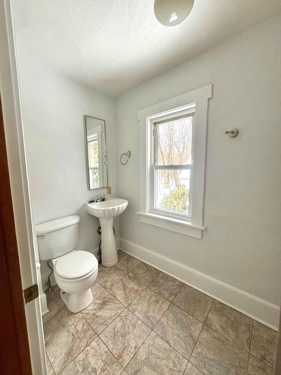 20 S Main St, Ashburnham