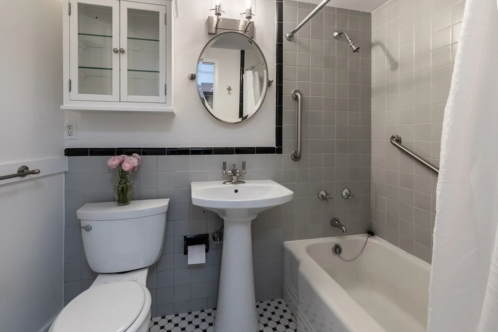 145 Pinckney St, Beacon Hill