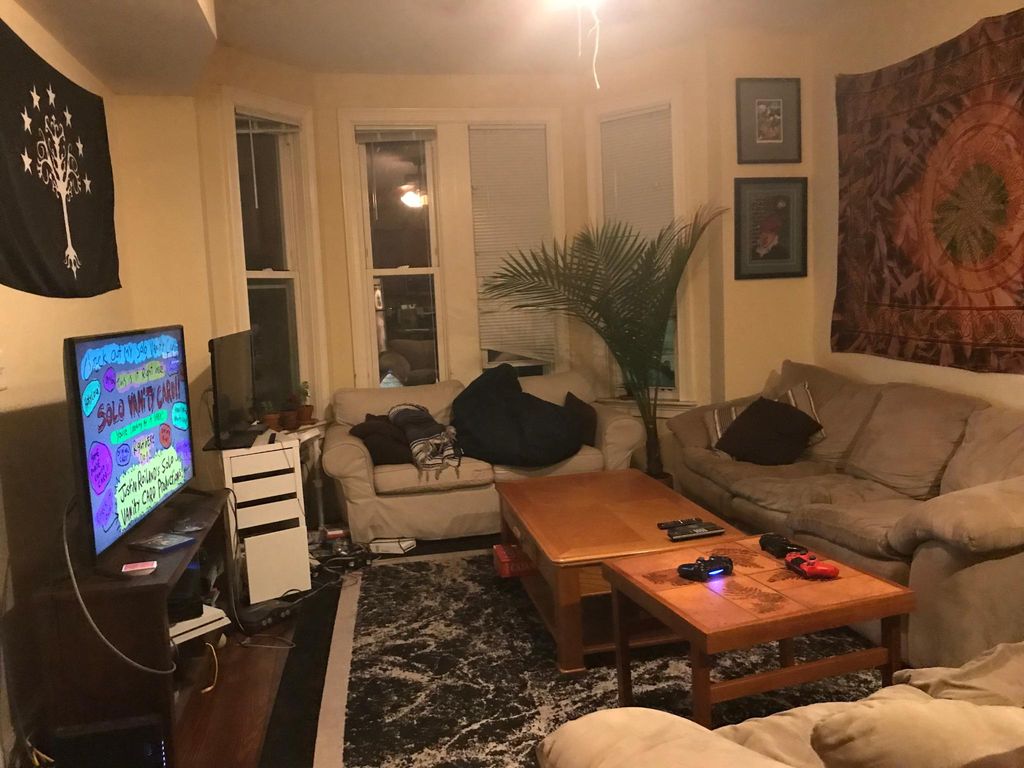 731 Parker St, Mission Hill