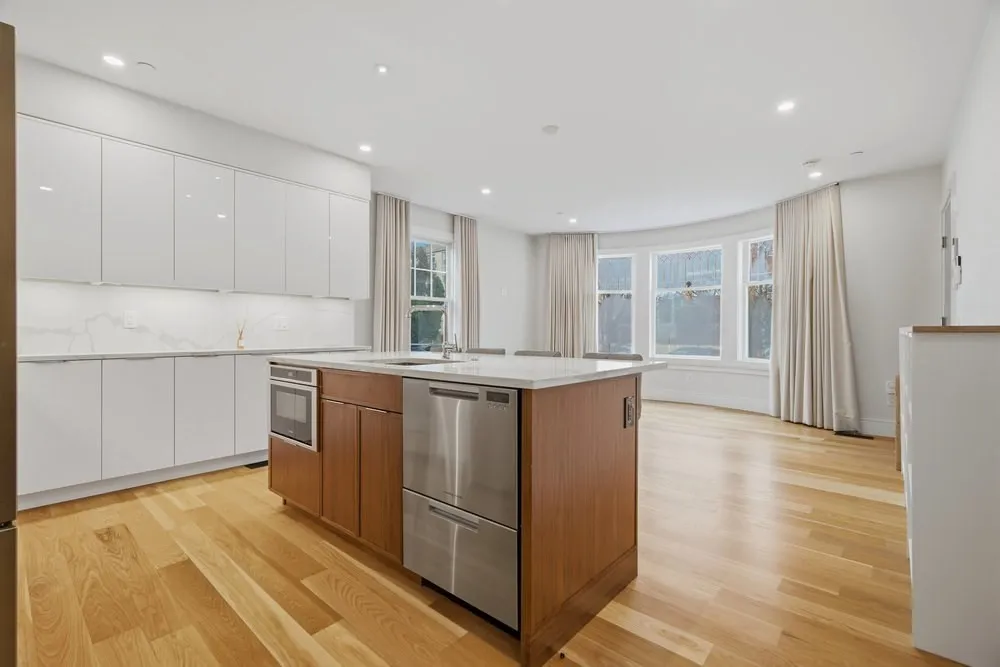 38 Englewood Ave, Brighton