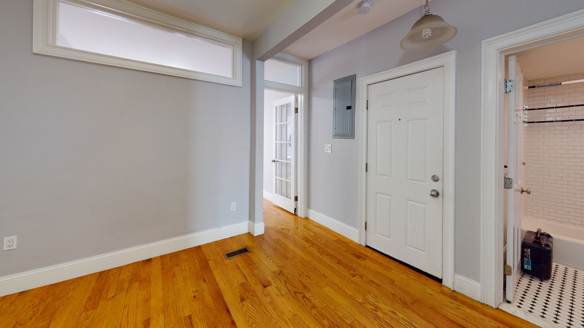 9 Chesterton St, Roxbury