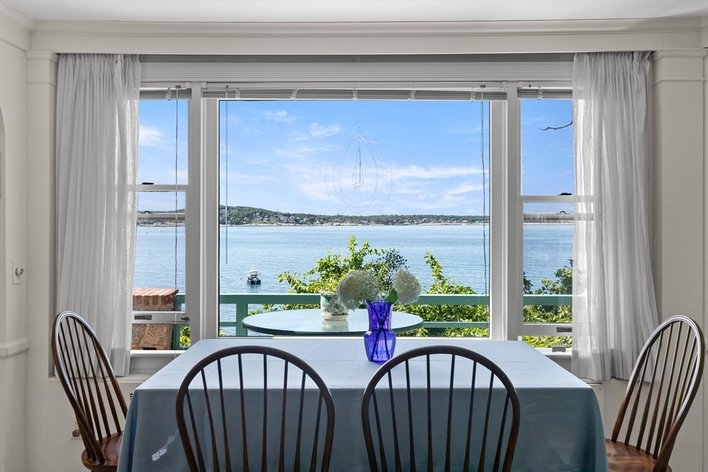 37 Marmion Way, Rockport