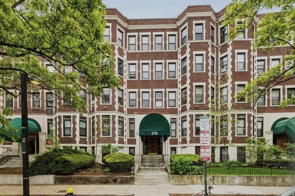 380 Riverway, Mission Hill