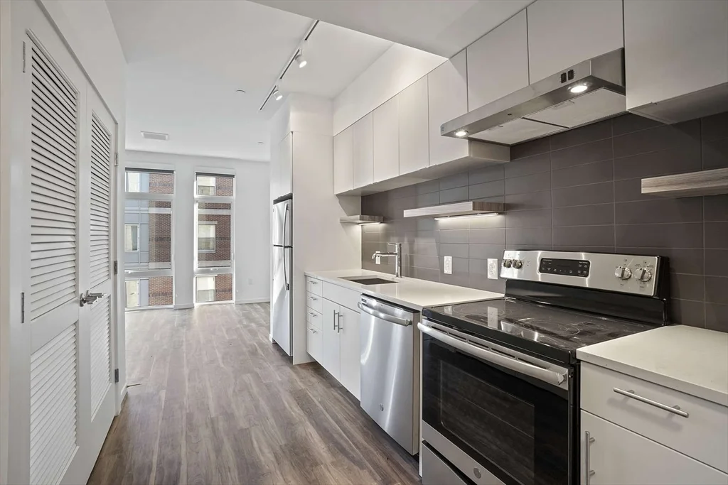 839 Beacon St, Fenway