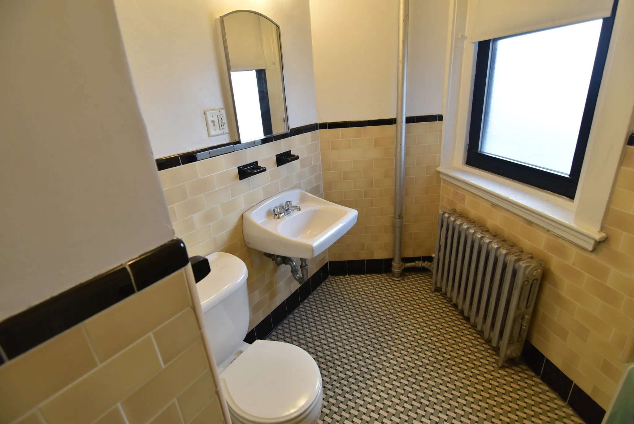 504 Beacon St, Fenway