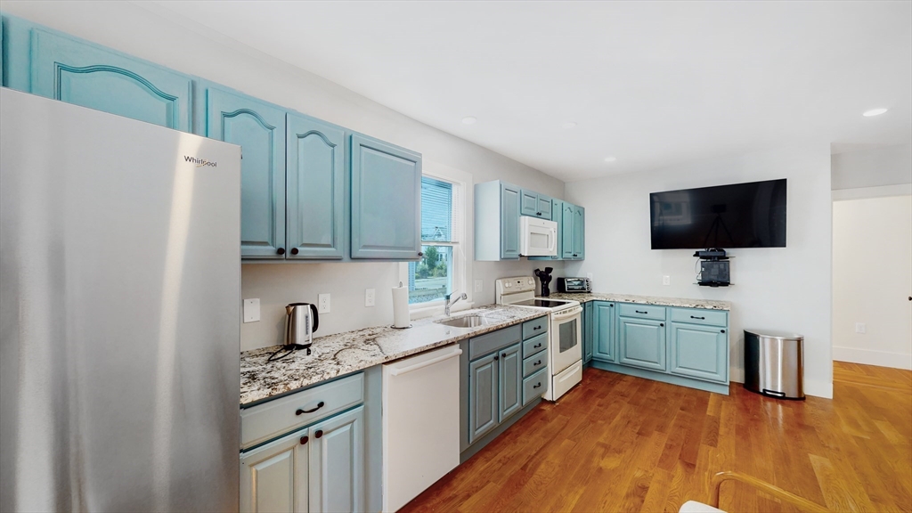 5 Chester Ave, Waltham