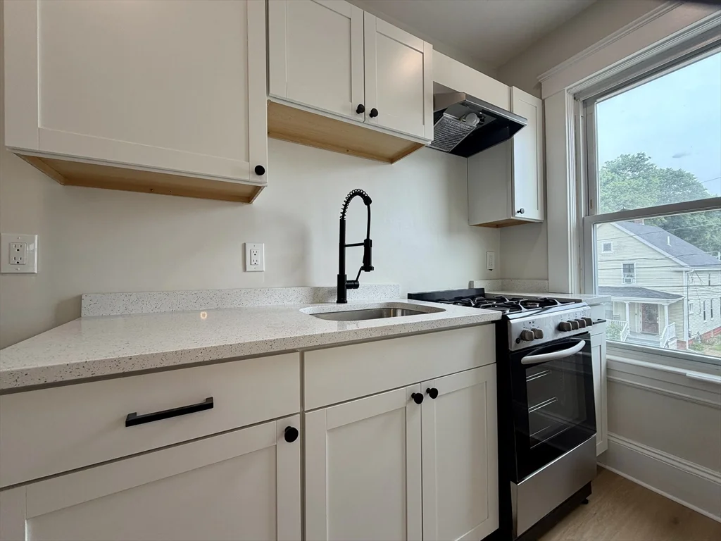 29 John St, Attleboro