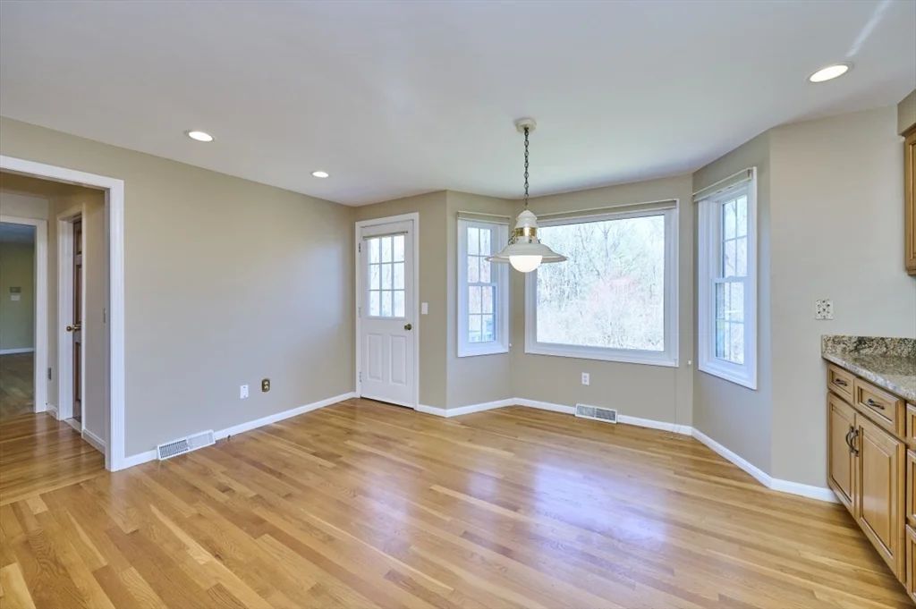 7 Gibbs Valley Path, Framingham