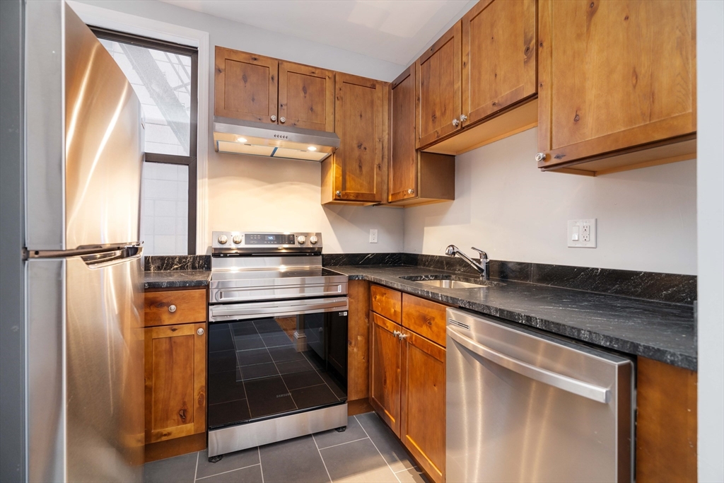 11 East Springfield, South End