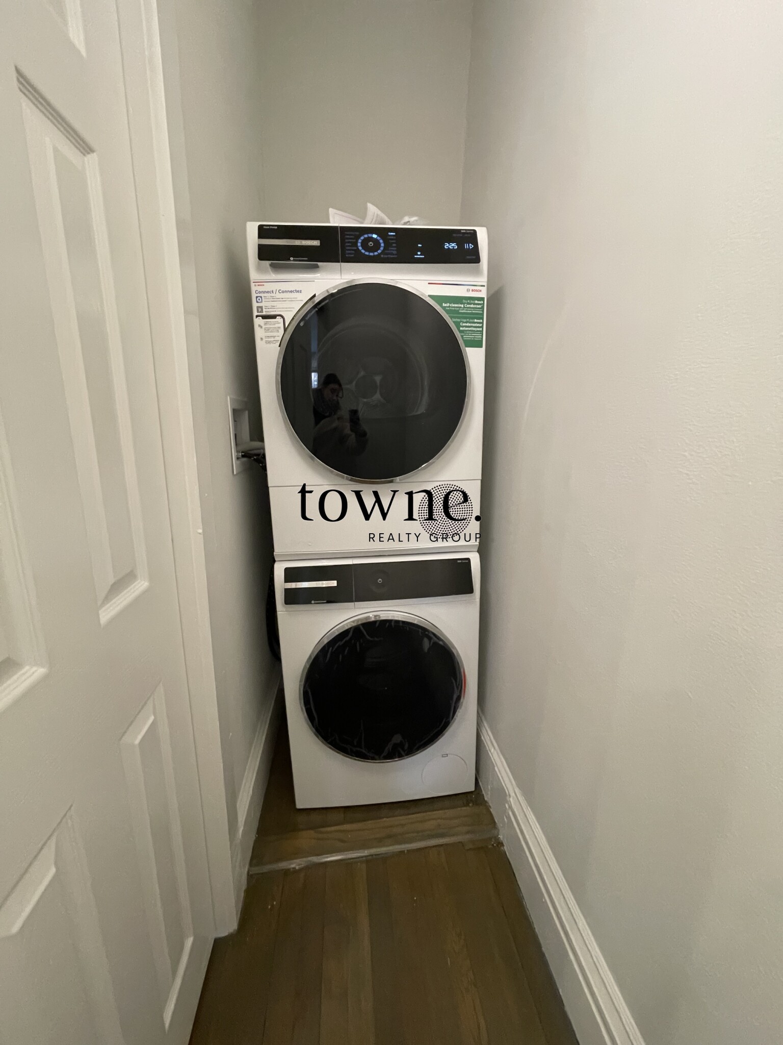 225 Newbury St, Back Bay