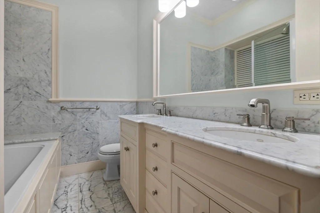 8 Garrison St, Back Bay