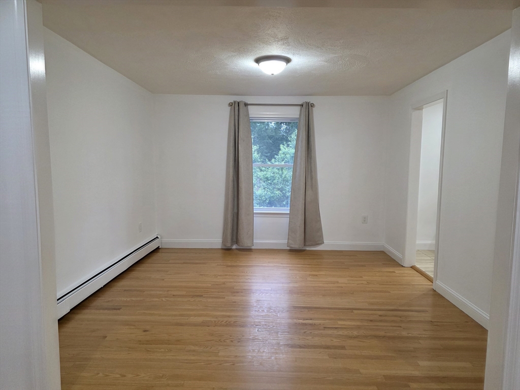 4 Hickey Dr, Framingham