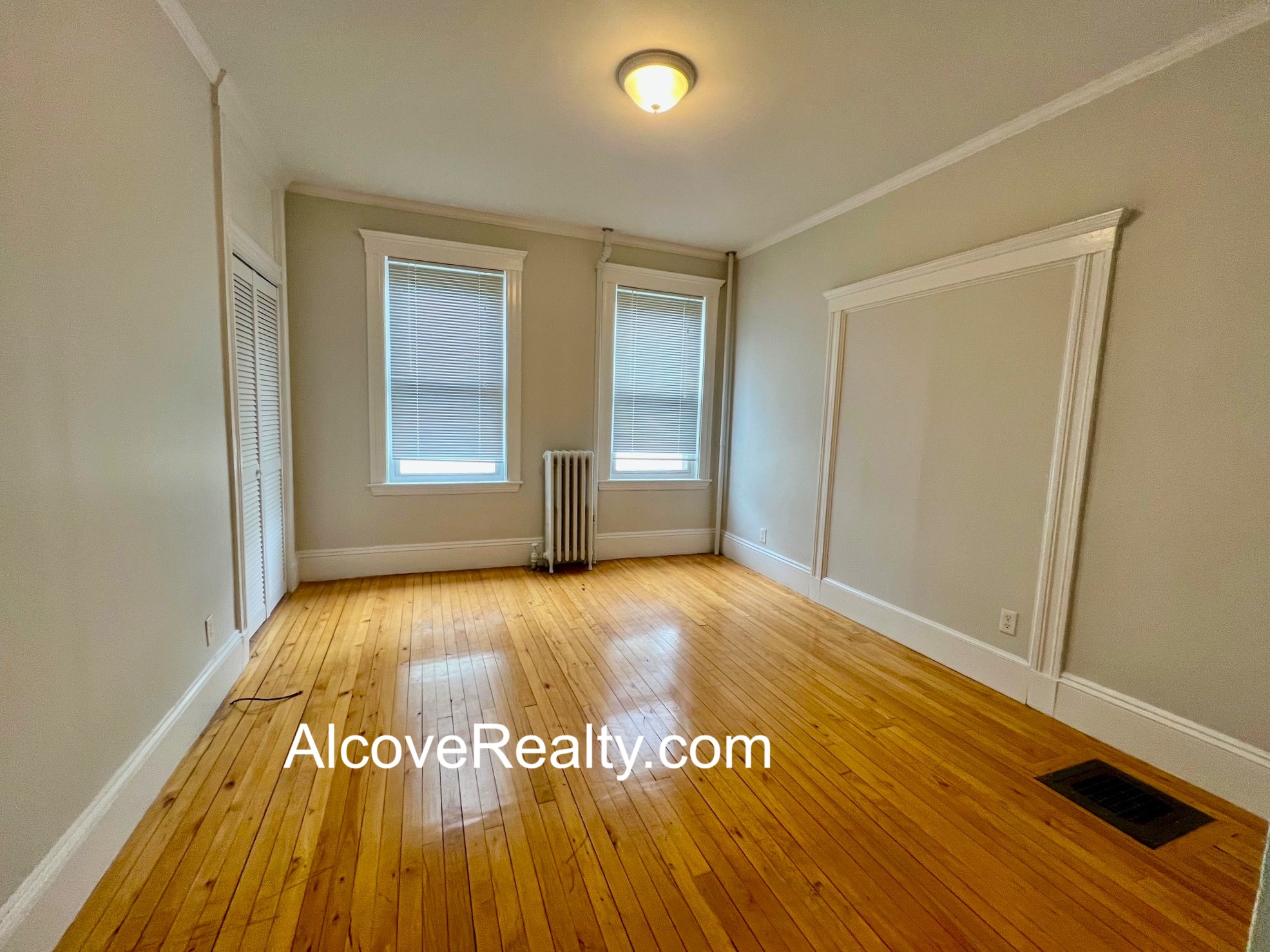 15 Farragut Ave, West Somerville