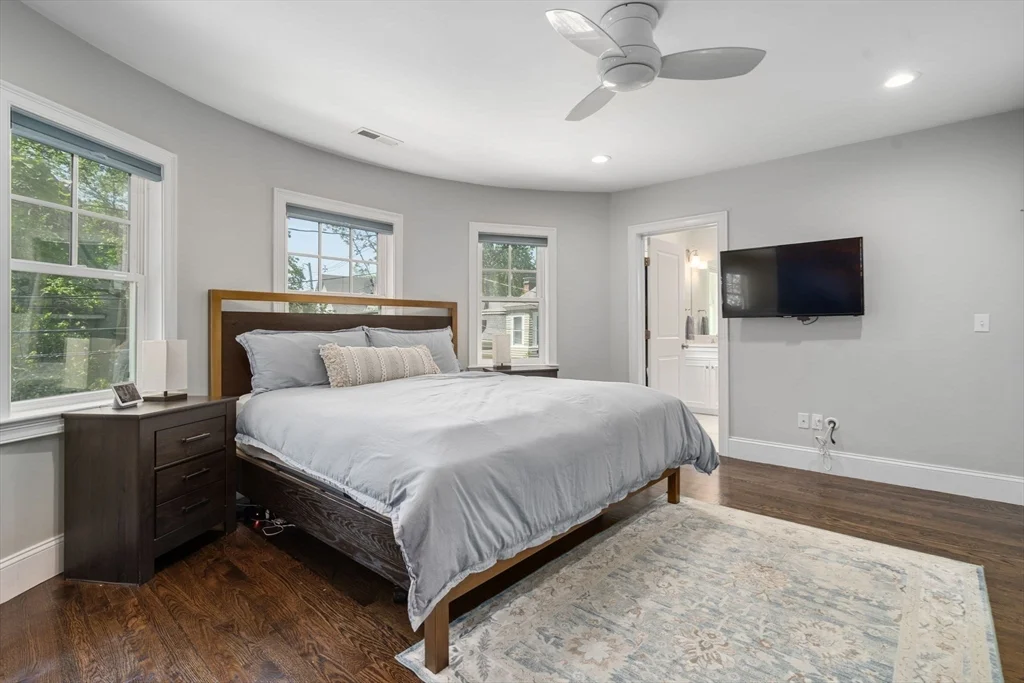 119 Charlesbank Rd, Newton Corner