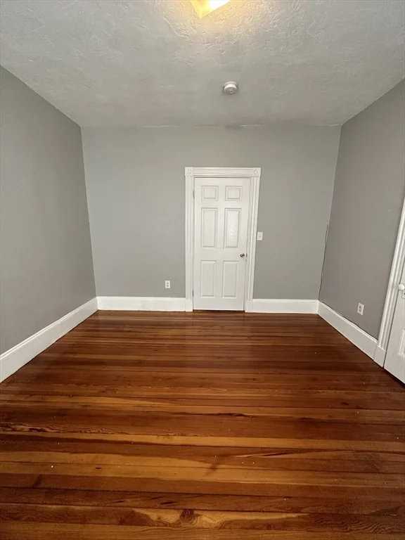 11 Sunset St, Mission Hill