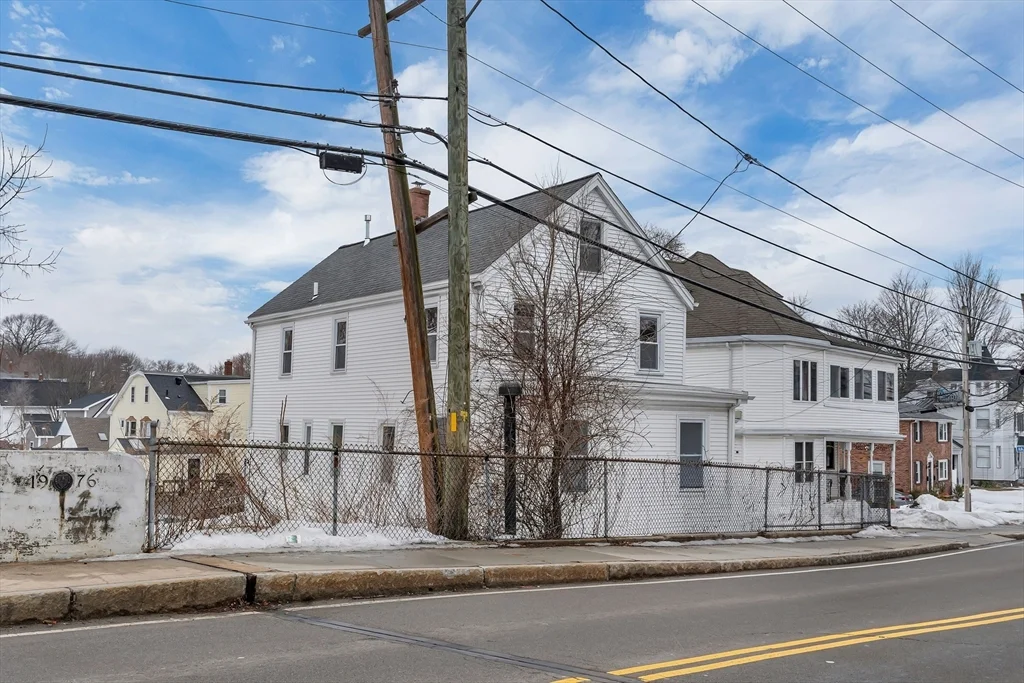 73 Walnut St, Dedham