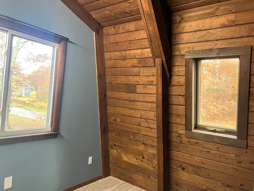 888 Salem St, Groveland