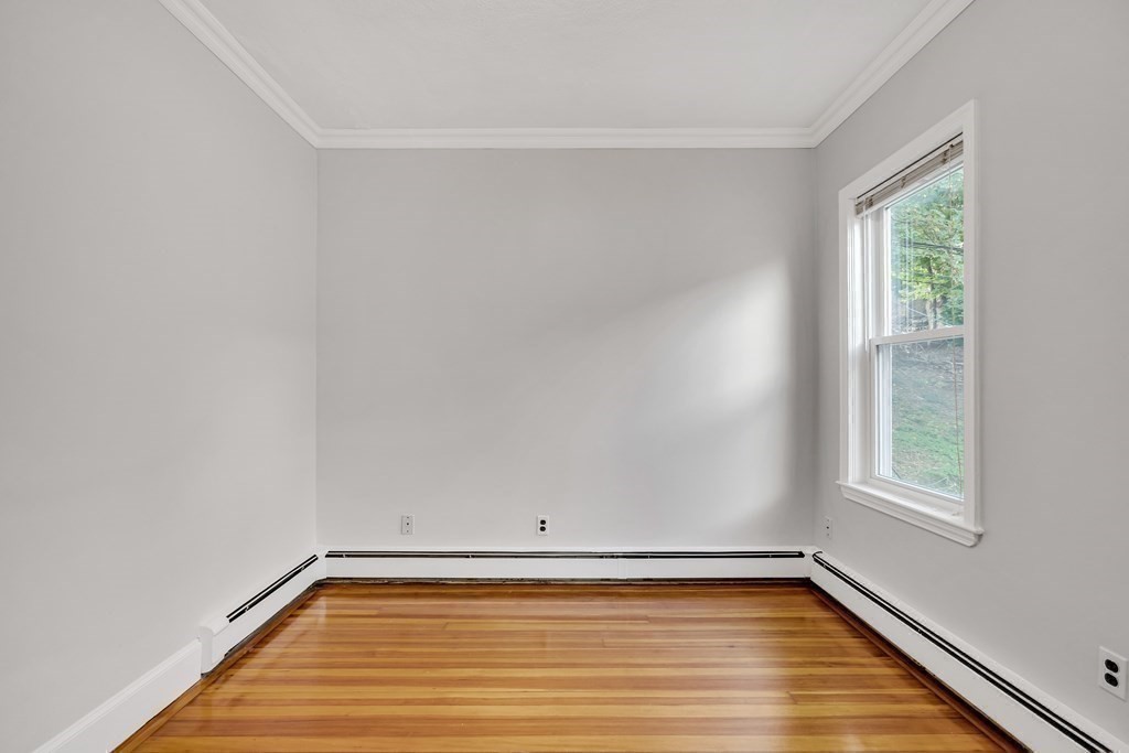 558 Washington St, Brighton