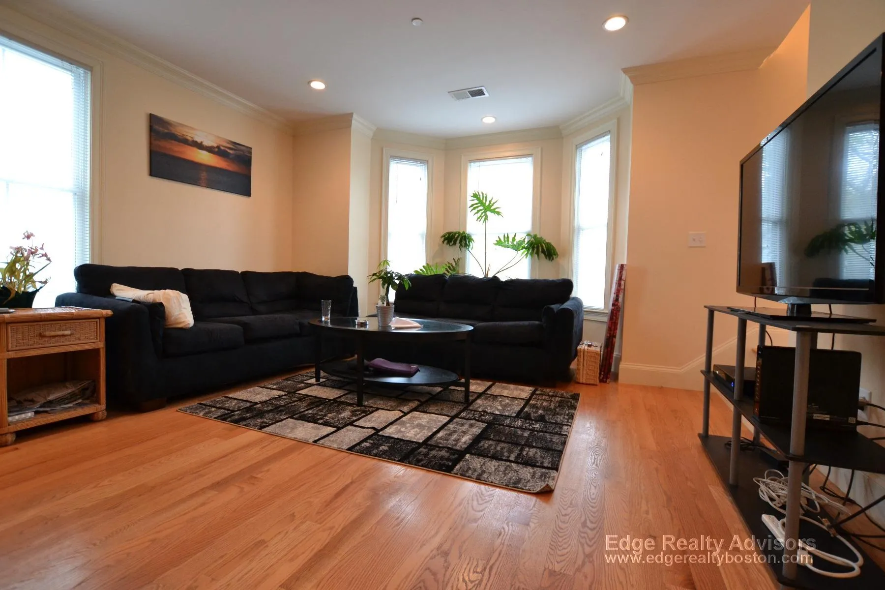 11 Sparhawk St, Oak Square