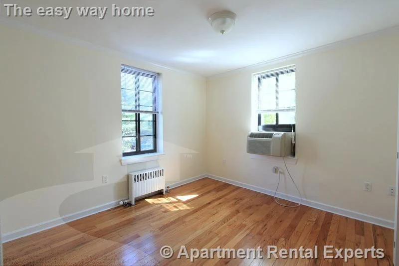 60 Brattle St, Harvard Square
