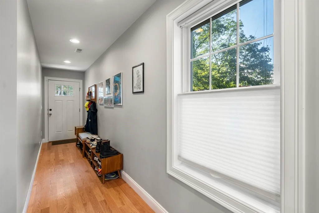 28 Park Ave, Medford