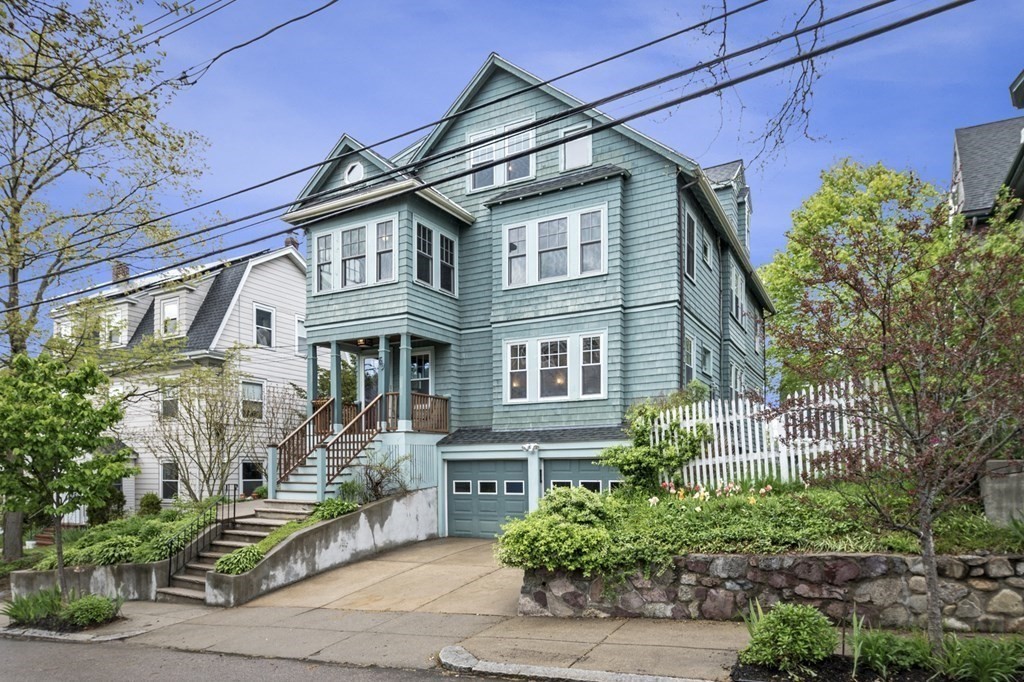 59 Brooksdale Rd, Oak Square