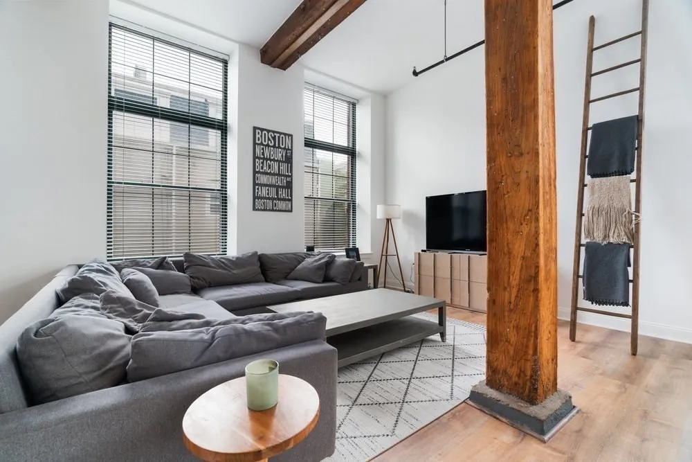 881 E 1st, South Boston