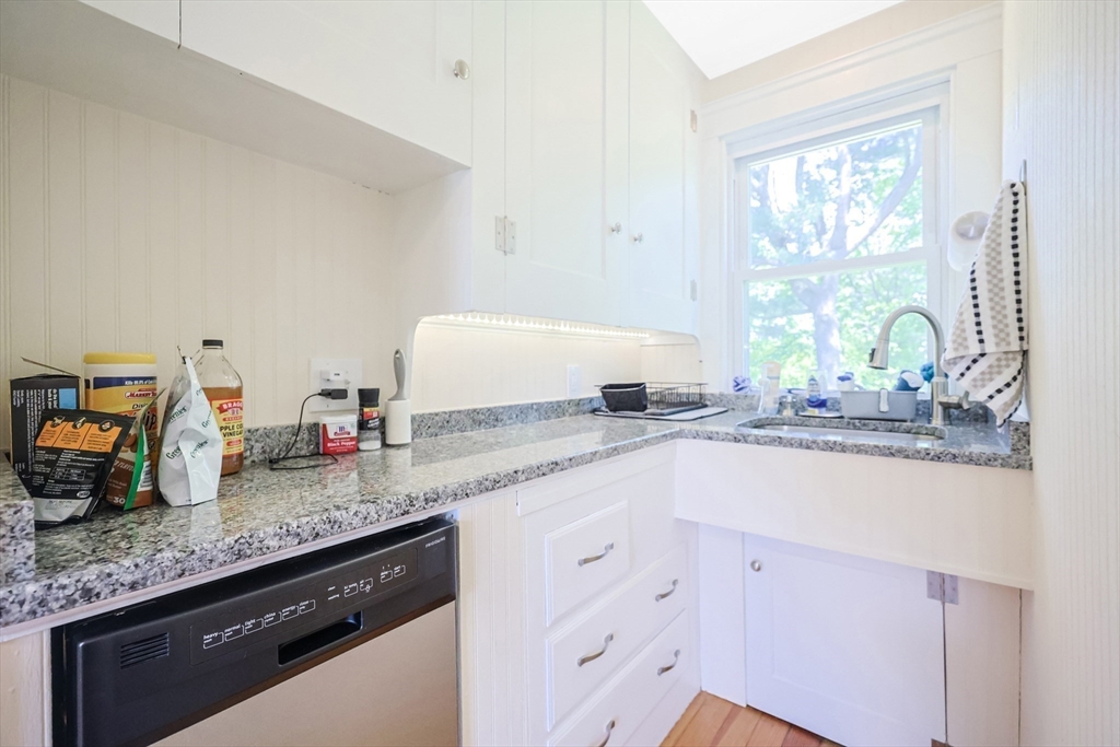 60 Verndale Ave, Attleboro