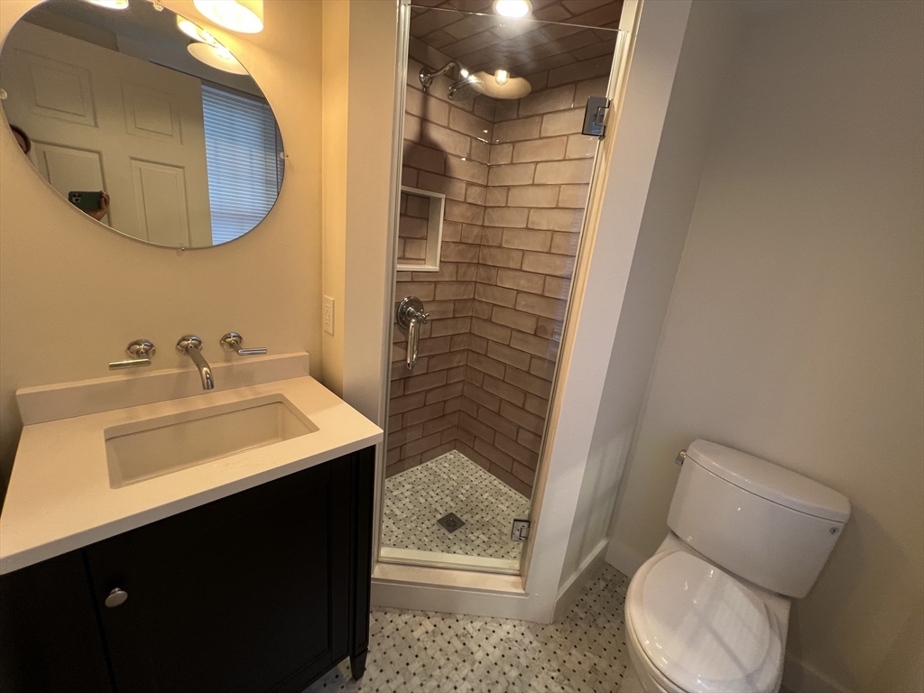 243 Dudley Rd, Bedford