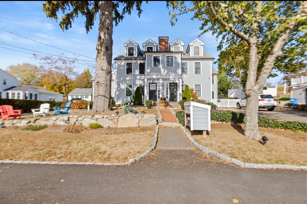 108 Elm St, Cohasset