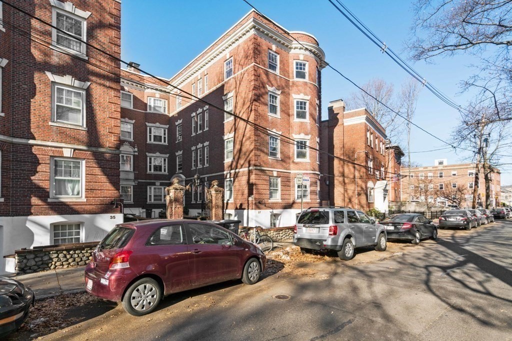 37 Lee St Furnished Half Fee, Harvard Square