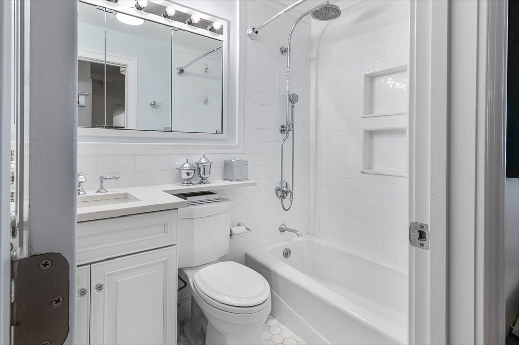 18 Dartmouth Pl, South End