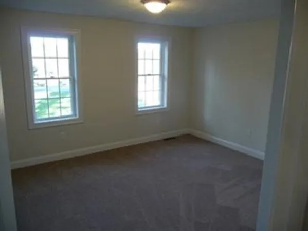 55 Wenham Rd, Carver