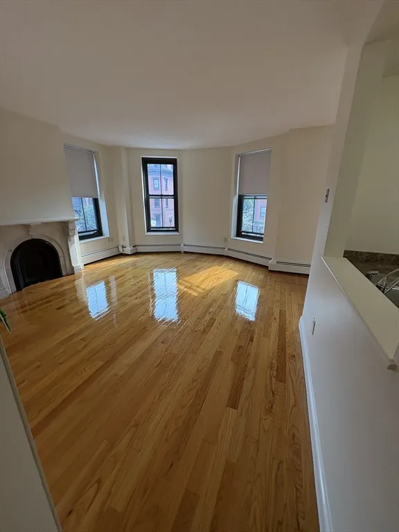 586 Massachusetts Ave, South End