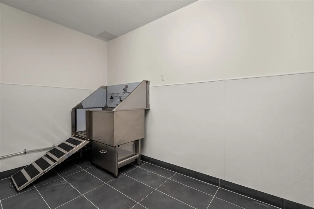 267 Old Colony Ave, South Boston