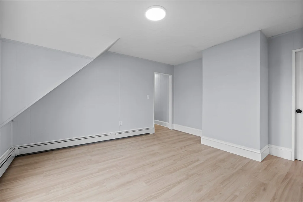 48 Hamilton Ave, Lynn