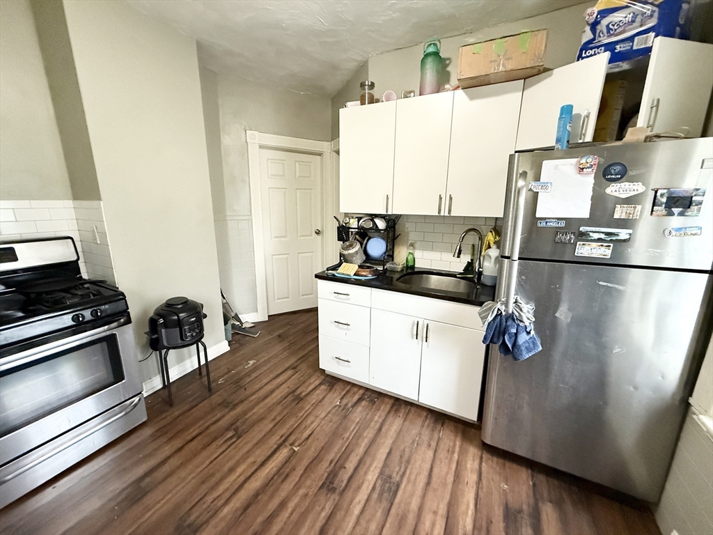 4A Weld Ave, Roxbury