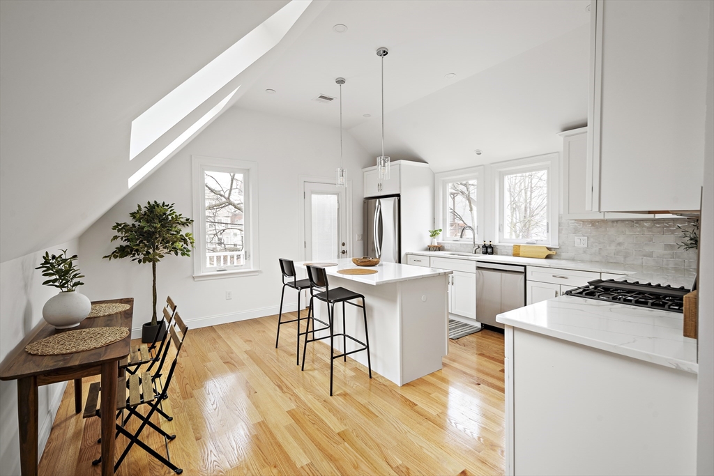 24 Montrose St, Roxbury