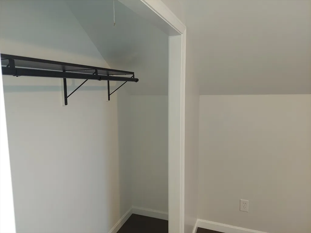 8 Phillips St, Attleboro