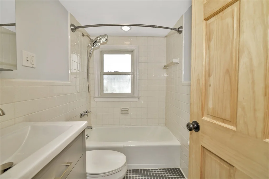 38 Grassmere Rd, Hyde Park