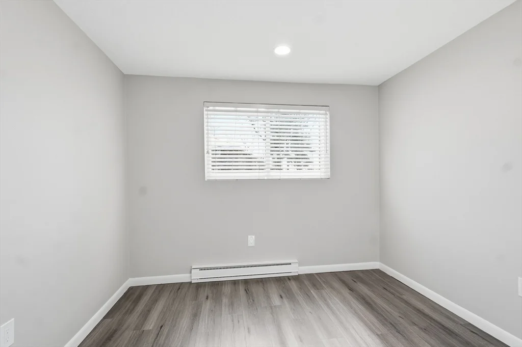 18 Fountain Ln, Weymouth