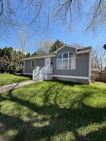 22 Forest St, Ayer