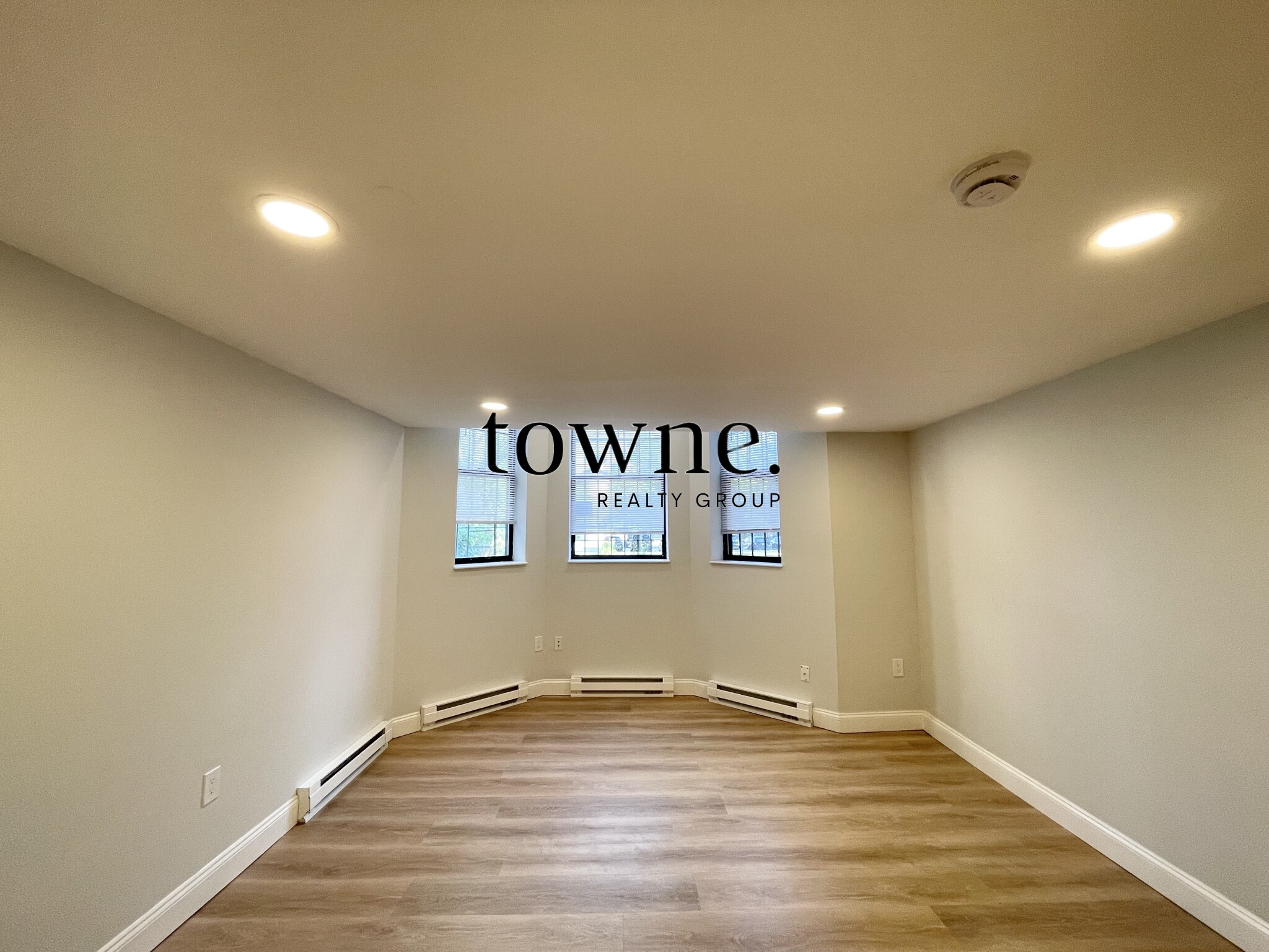 98 Queensberry St, Fenway